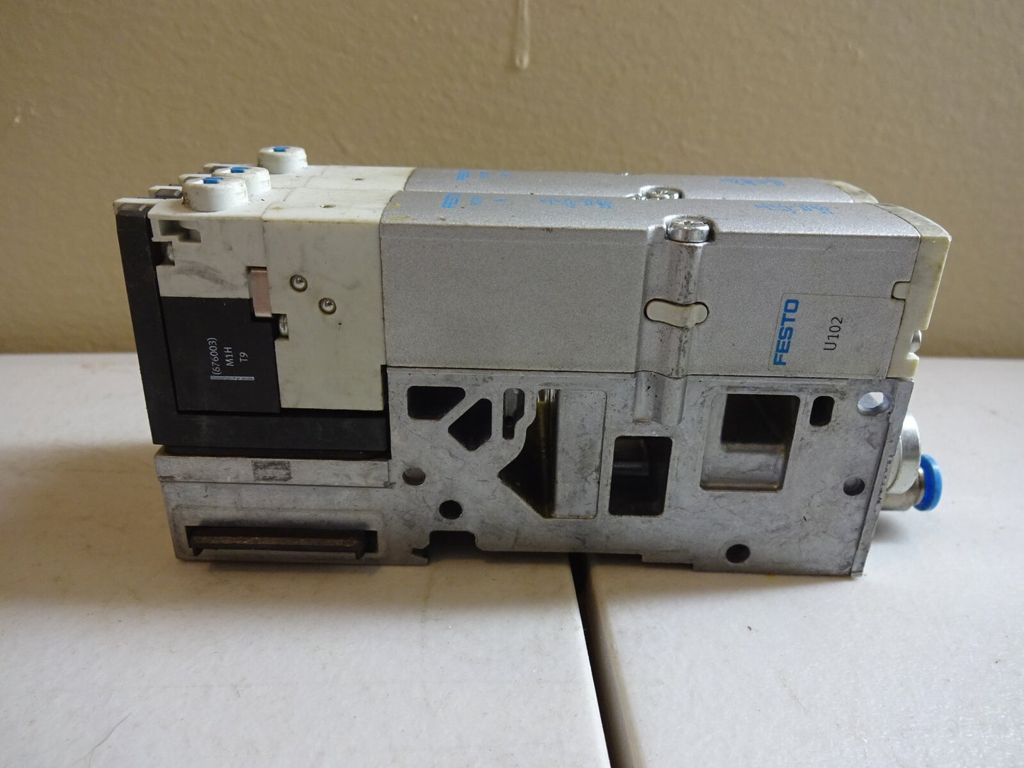 FESTO VMPA2-FB-EMS-4 WITH 537957 K / 537952 M / AND 538000 SUB BASE MANIFOLD