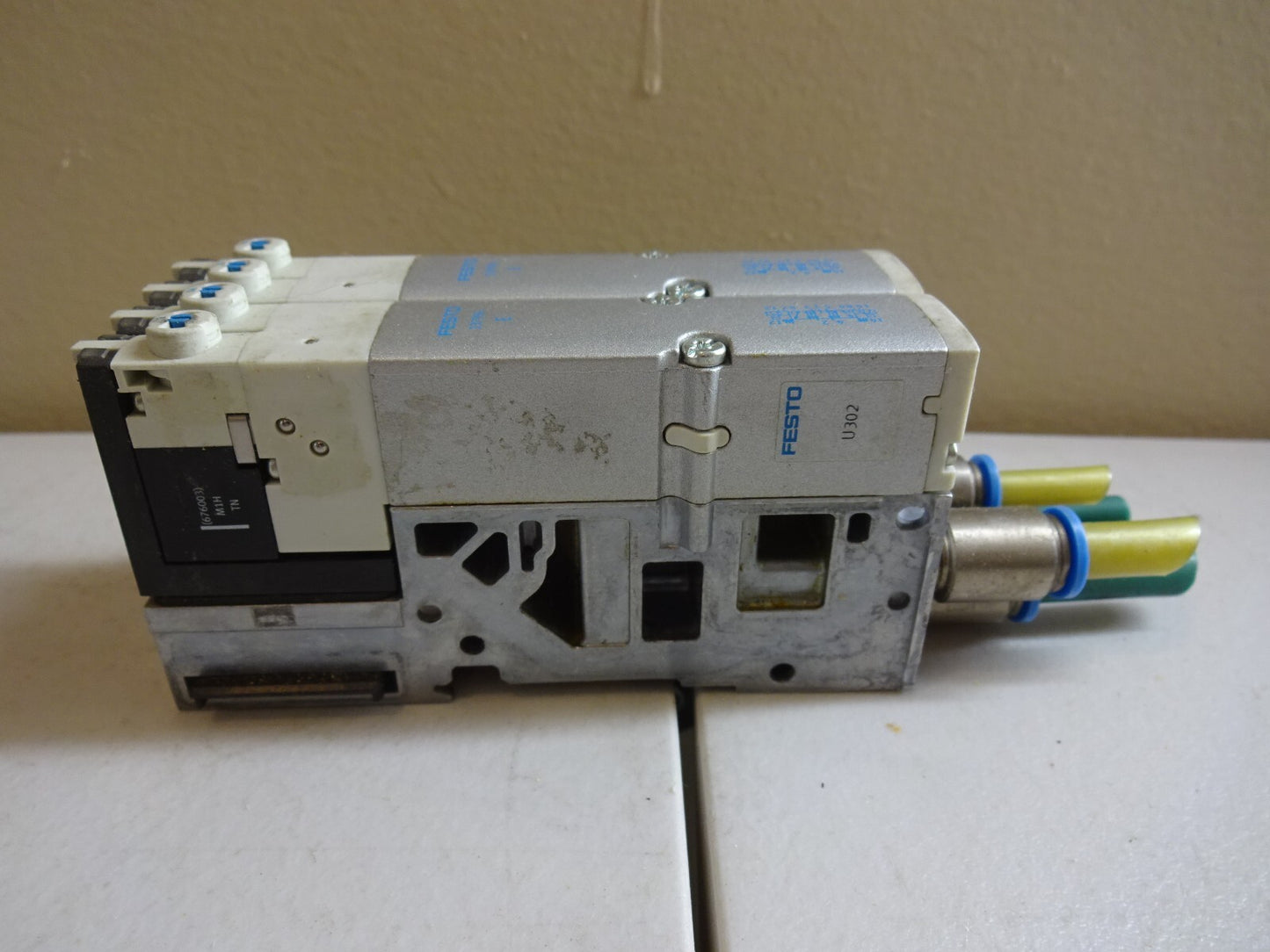 FESTO VMPA2-FB-EMS-4 / WITH TWO 537956 E / AND 538000 SUB BASE MANIFOLD