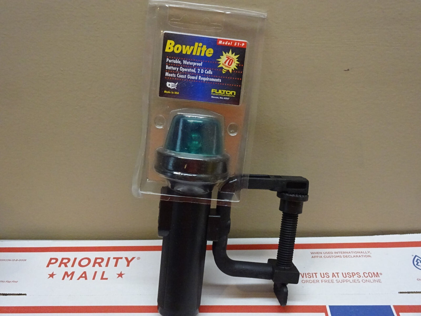 FULTON 51-P / BOWLITE / PORTABLE WATERPROOF BATTERY OPERATED BOAT LIGHT / NEW