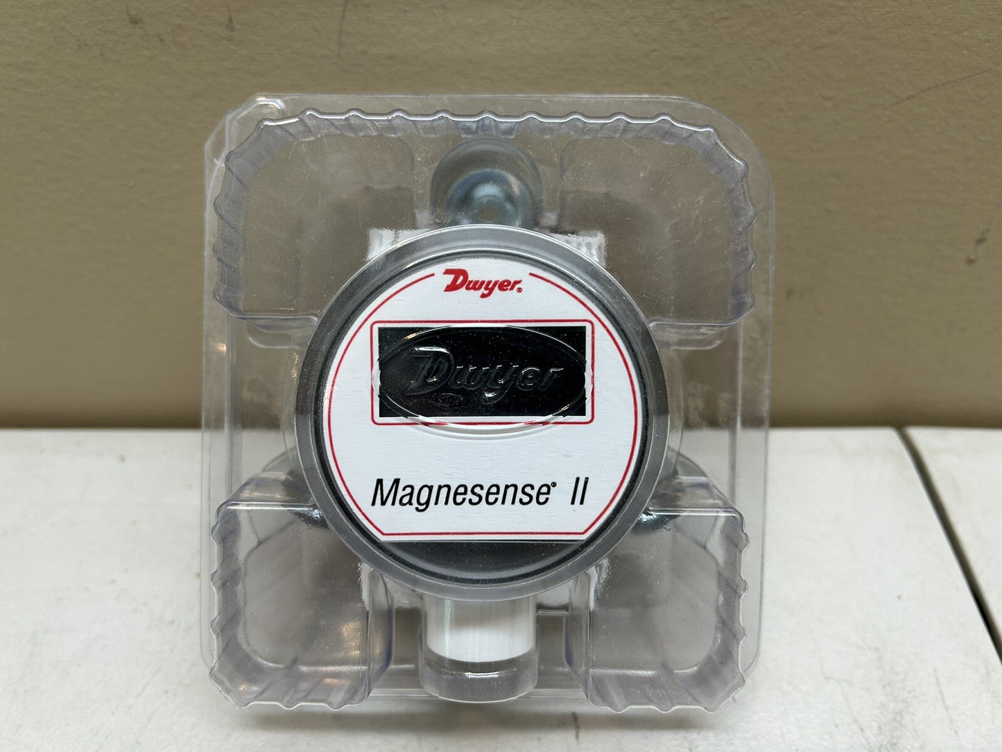 DWYER MS2-W102-LCD-NIST / MAGNESENSE II DIFFERENTIAL PRESSURE TRANSMITTER / NEW