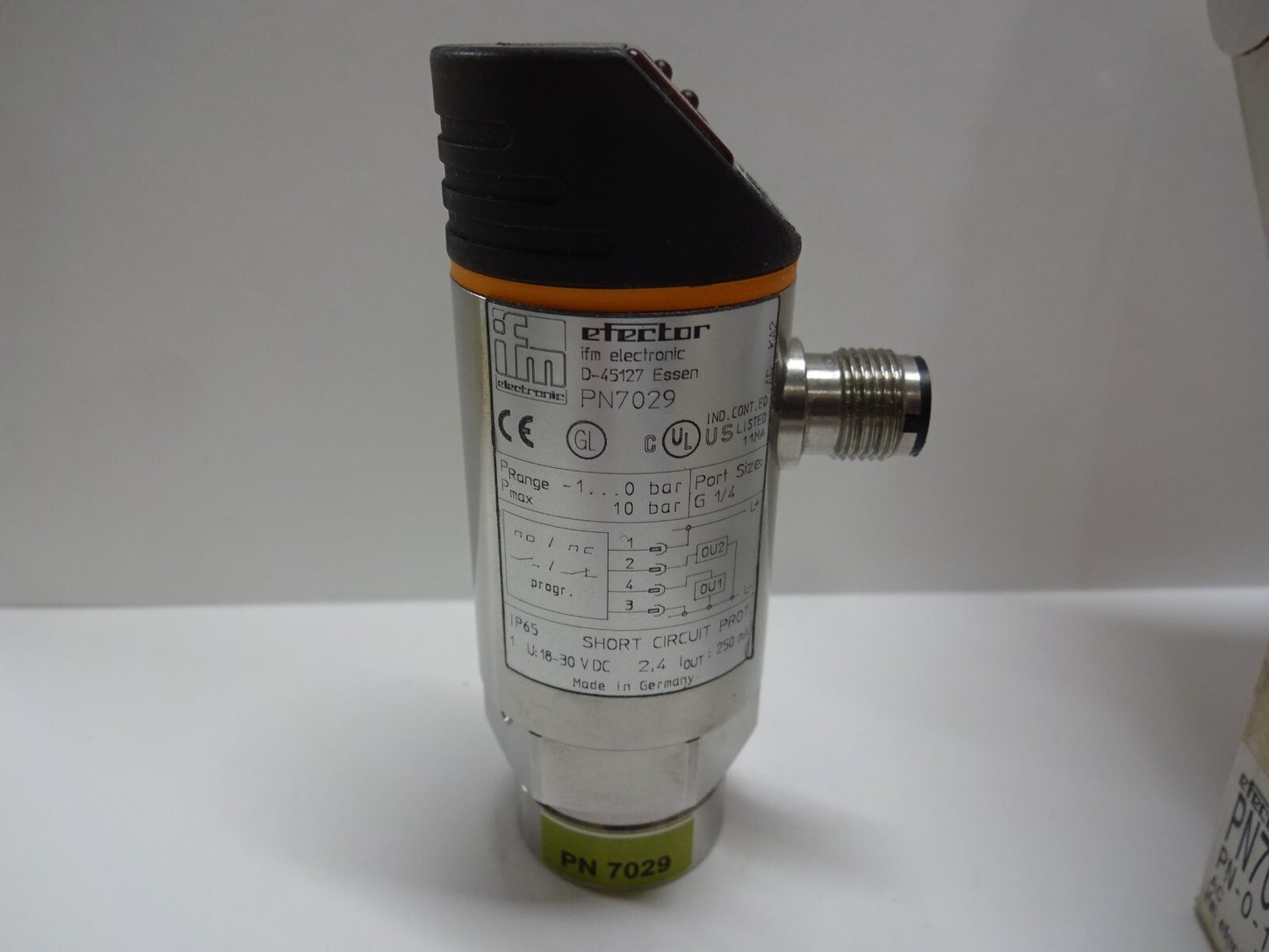 IFM EFECTOR 500 PN7029 / PRESSURE SENSOR SWITCH / PN-0-1-RBR14-QFPKG/US/V / NEW