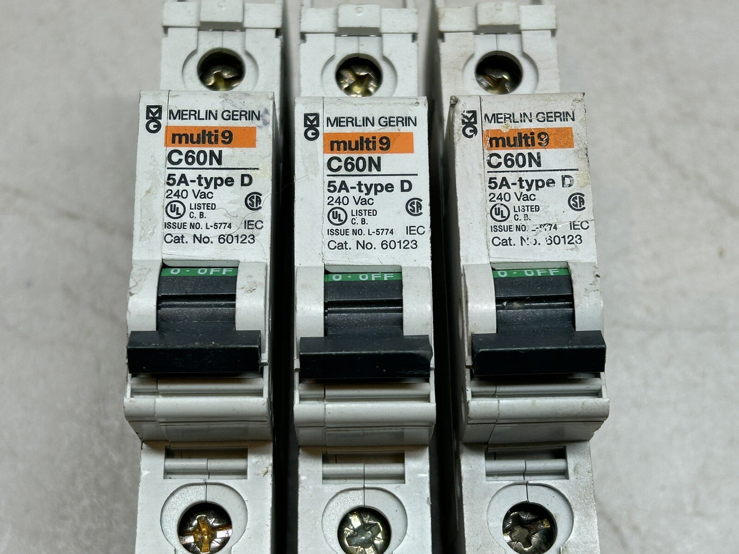 MERLIN GERIN 60123 MULTI 9 C60N 5A TYPE D 1 POLE 5 AMP CIRCUIT BREAKER LOT OF 3