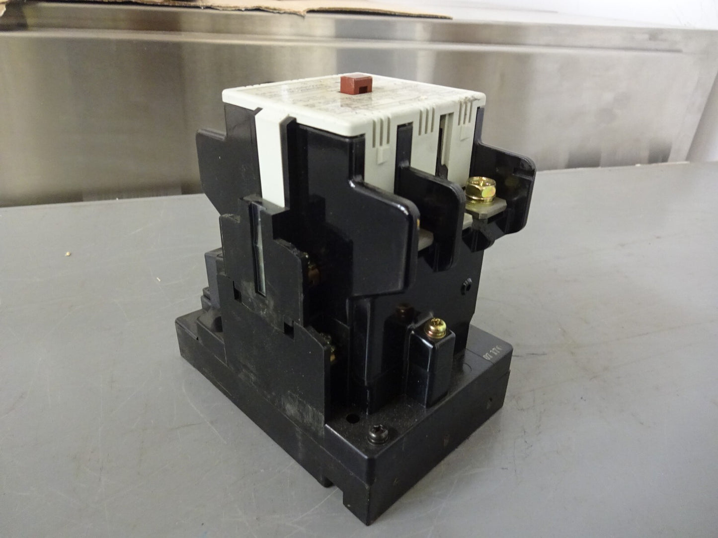 FUJI 2NC2F0#22SE / TYPE SC-2SN/SEUD / MAGNETIC CONTACTOR 3 POLE 600V STARTER 70A