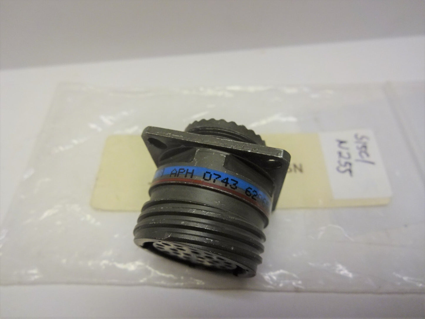 ITT CANNON JD38999/20WE26SN / MIL-SPEC CONNECTOR / NEW
