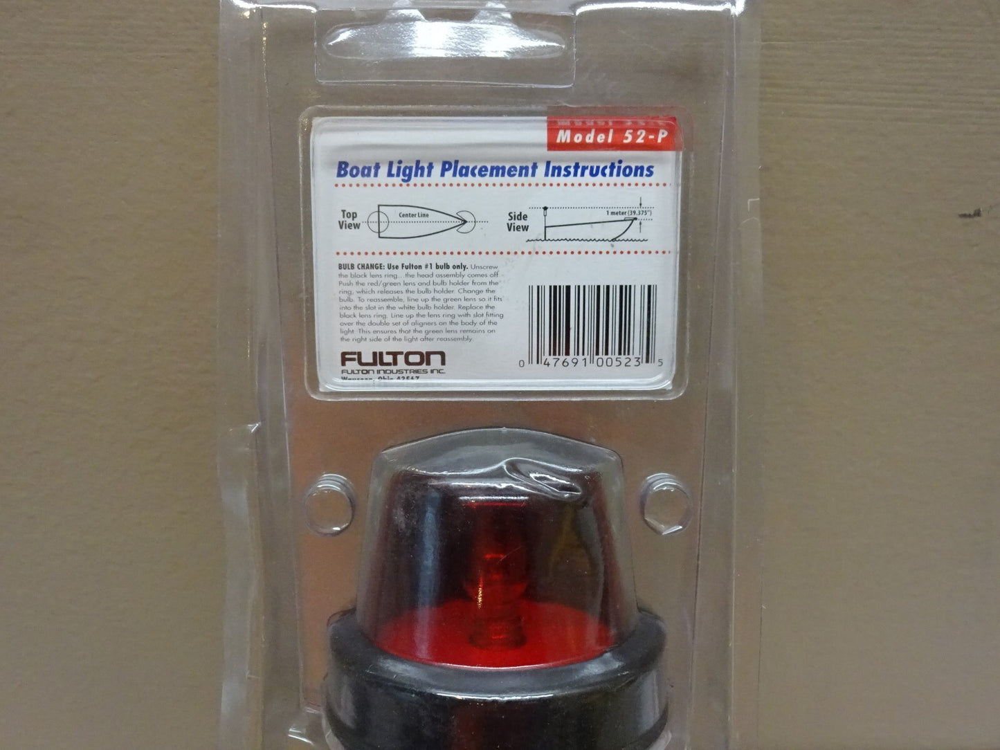FULTON 52-P / BOWLITE / PORTABLE WATERPROOF BATTERY OPERATED BOAT LIGHT / NEW