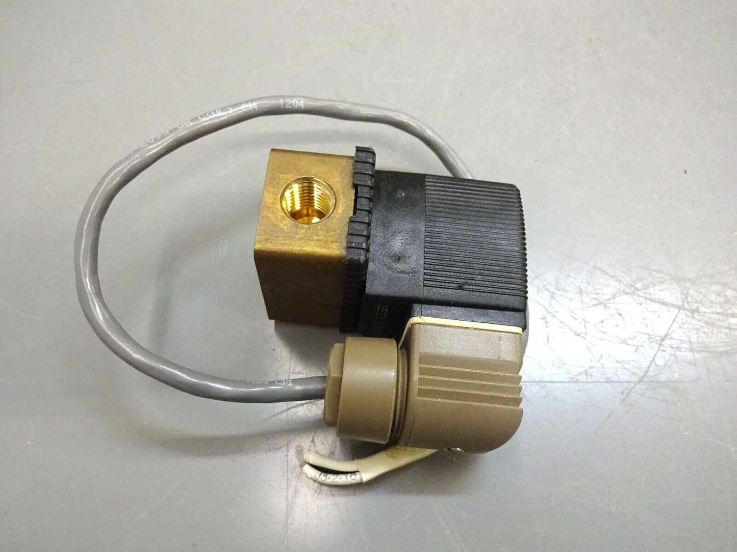 BURKERT 456319A / SOLENOID VALVE 1/4NPT / 24VDC 8 WATT 85 PSI MAX