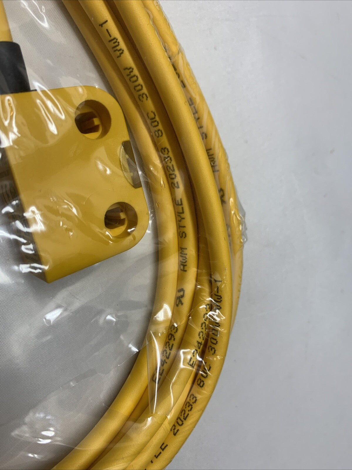 NEW PILZ MAGNETIC SAFETY SWITCH PSEN ma1.4-03mm 5 m cable