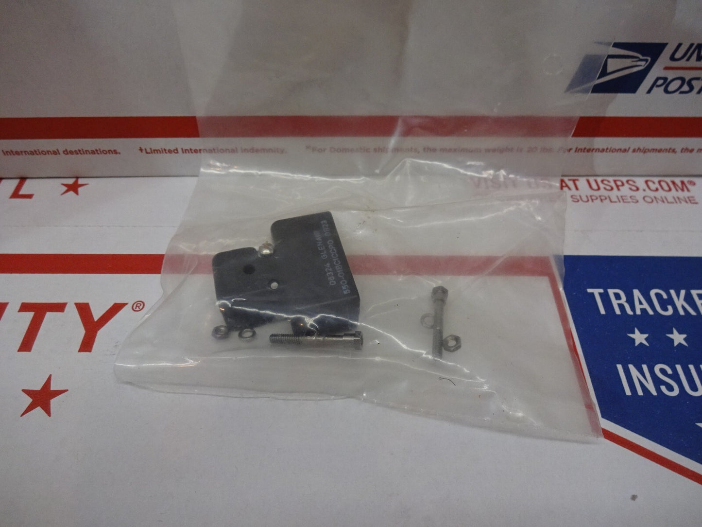 GLENAIR 550-018C1CCPO / 0823 / 06324 / BACKSHELL / NEW