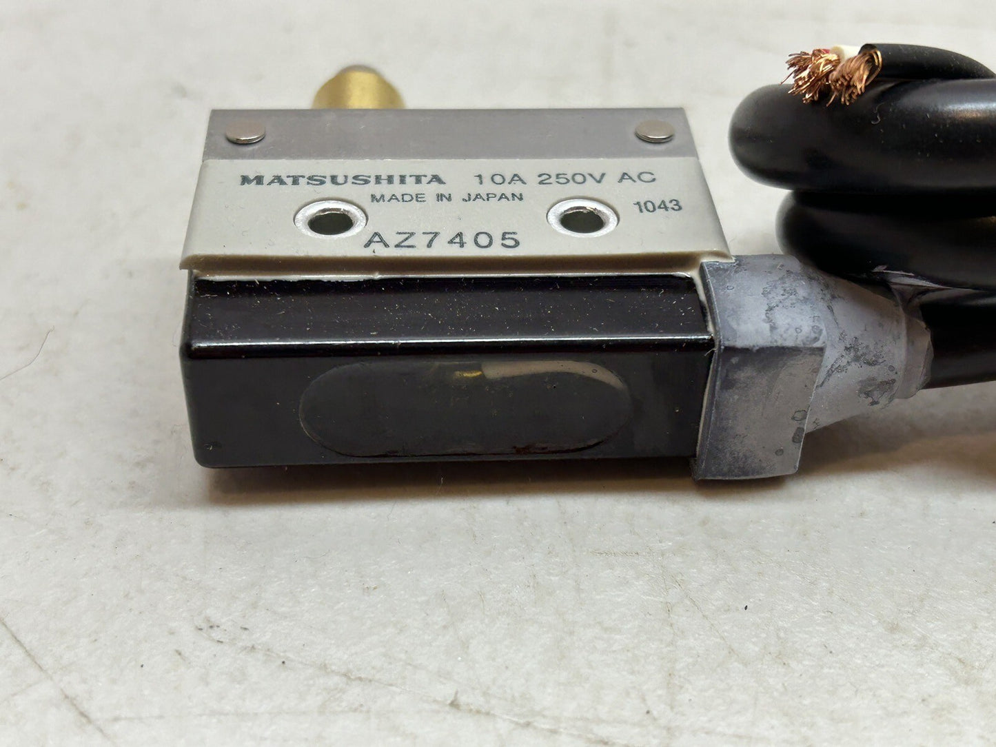 MATSUSHITA AZ7405 / ML PUSH PLUNGER TERMINAL TYPE NC SIDE LIMIT SWITCH / NEW