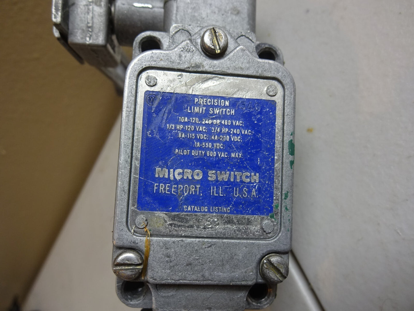 MICRO SWITCH 1LS3 / ENCLOSED PRECISION LIMIT SWITCH SIDE ACTUATOR SPDT