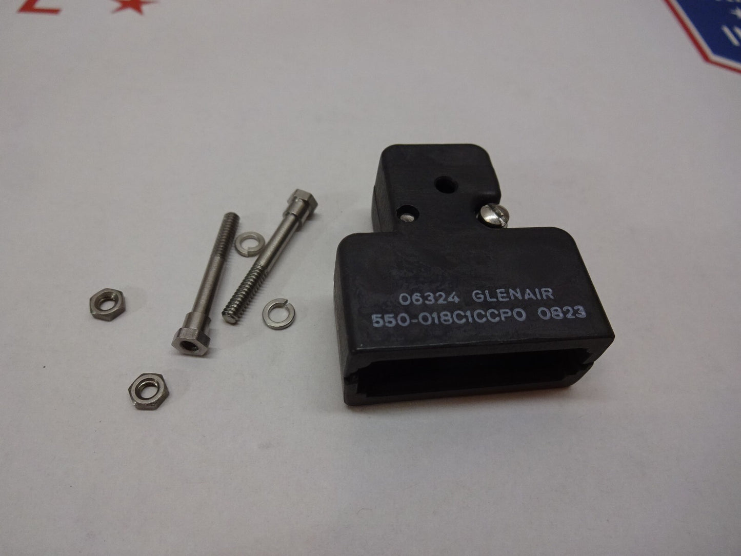 GLENAIR 550-018C1CCPO / 0823 / 06324 / BACKSHELL / NEW