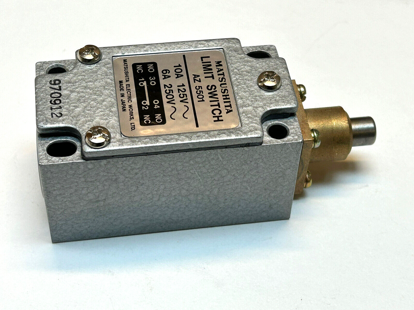 MATSUSHITA AZ5501 / LIMIT SWITCH 10A 125V 6A 250V / NEW NO BOX
