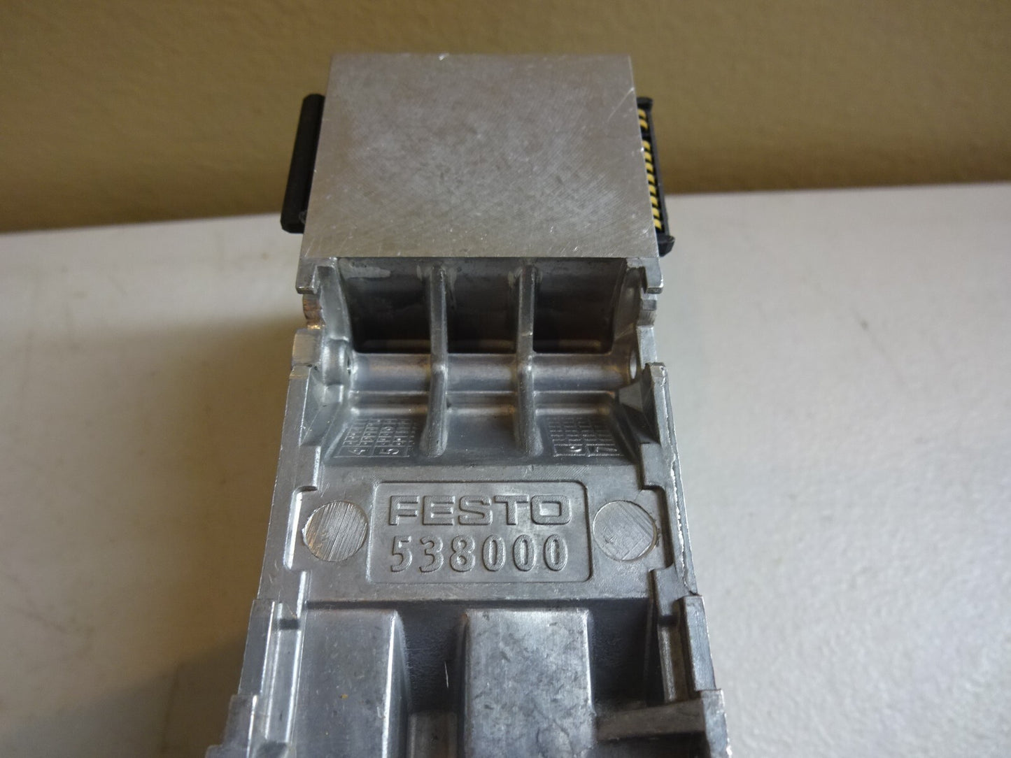 FESTO VMPA2-FB-EMS-4 / WITH TWO 537956 E / AND 538000 SUB BASE MANIFOLD