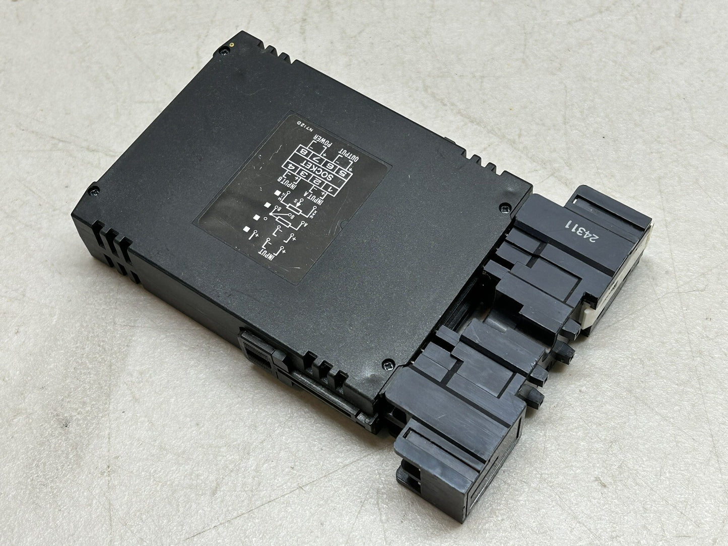 M-SYSTEM HVS-04-R / SIGNAL TRANSMITTER / 0-15V / 24VDC