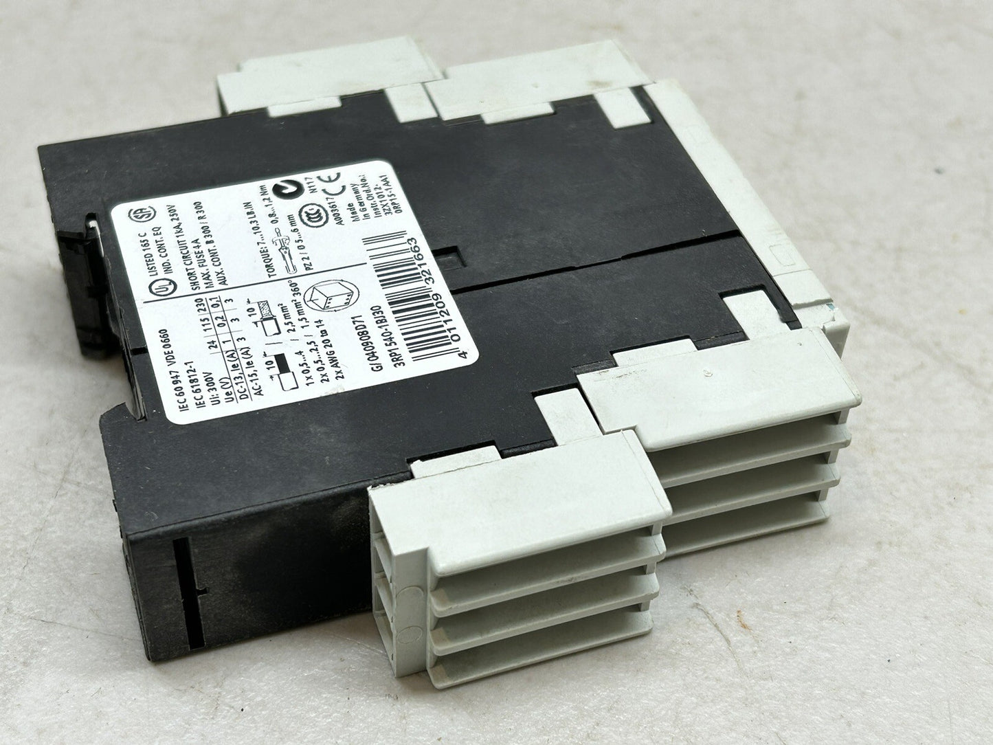 SIEMENS 3RP1540-1BJ30 / 3ZX1012-0RP15-1AA1 SIMIREL TIME RELAY MODULE