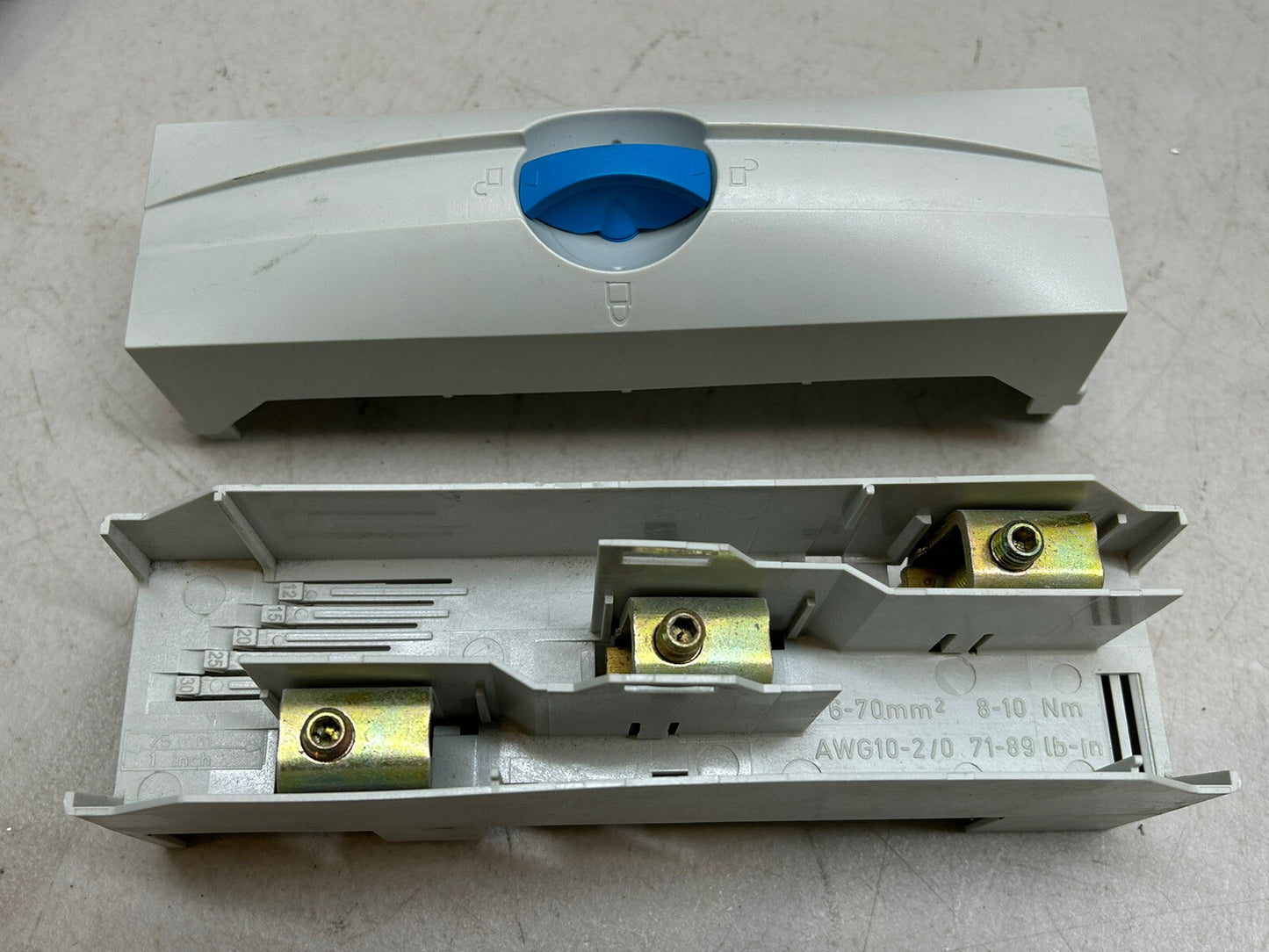 WOHNER 22-0829 CONNECTOR TERMINAL 3 POLE / 6-70MM2 AWG10-2/0 / 71-89 LB IN