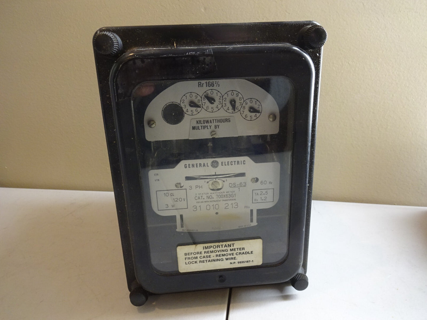 GE 700X63G1 / 2 STATOR WATTHOUR METER / 60HZ / 3 PHASE / DS-63