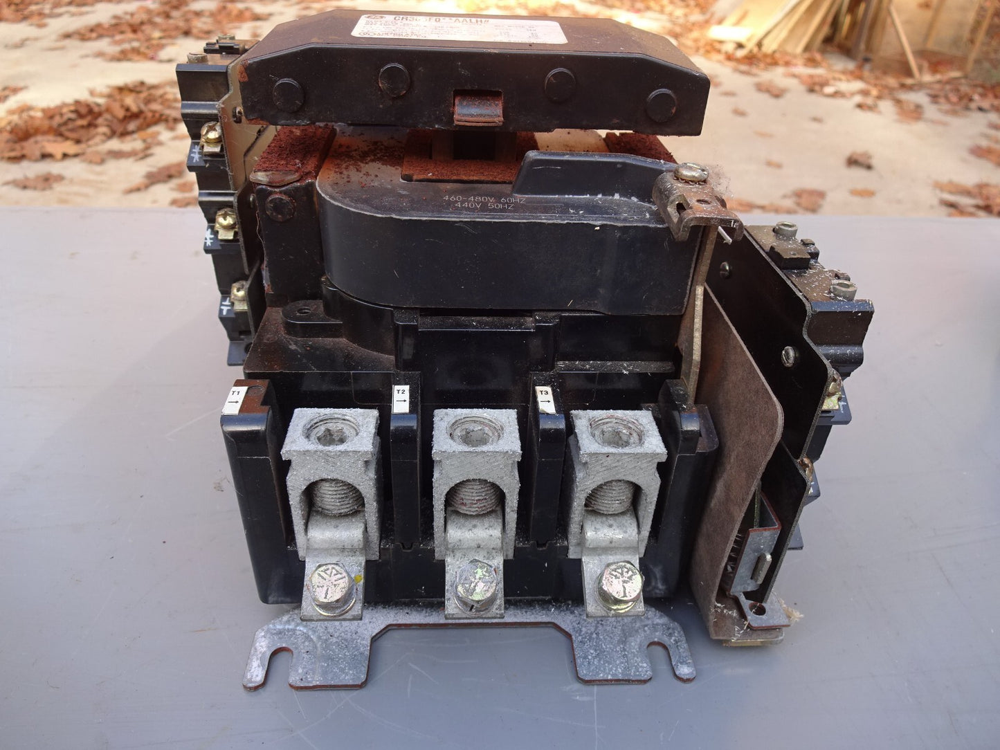 GE CR305F0 / SIZE 4 CONTACTOR 480 VAC COIL 600 VAC 100 HP 135 AMPS 3 PHASE