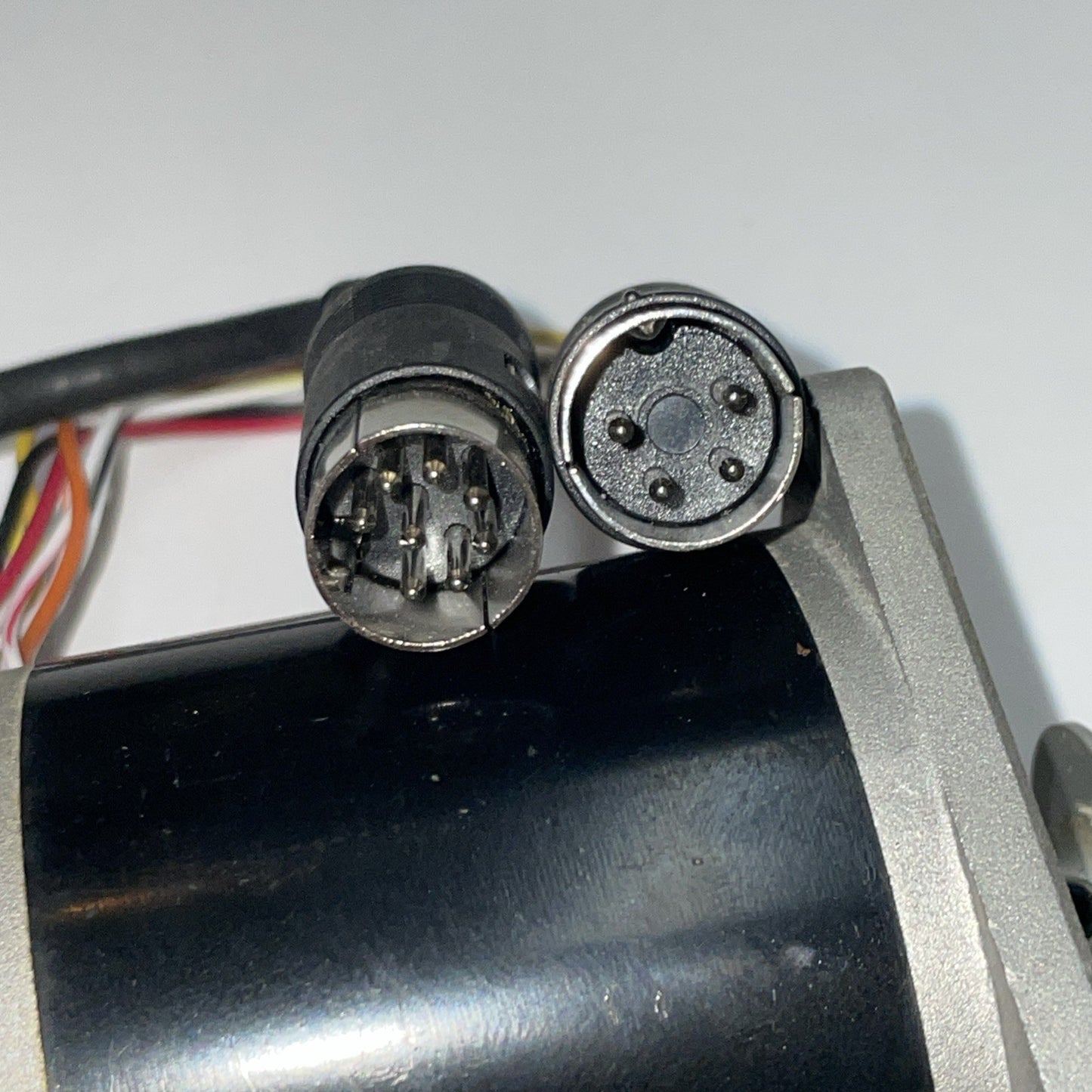 MCG 2392S-ME4731 / 2-Phase Stepper Motor With Integrated Qphase Encoder 1.80