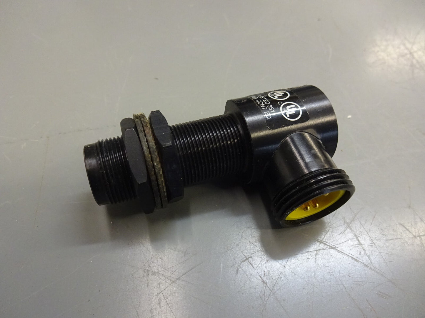 NAMCO EE530-73422 / INDUCTIVE PROXIMITY SENSOR SWITCH / NEW