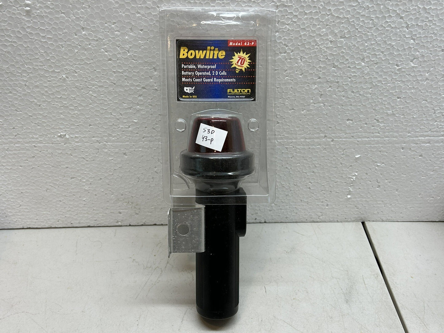 FULTON 43-P / BOWLITE / PORTABLE WATERPROOF BATTERY OPERATED BOAT LIGHT / NEW
