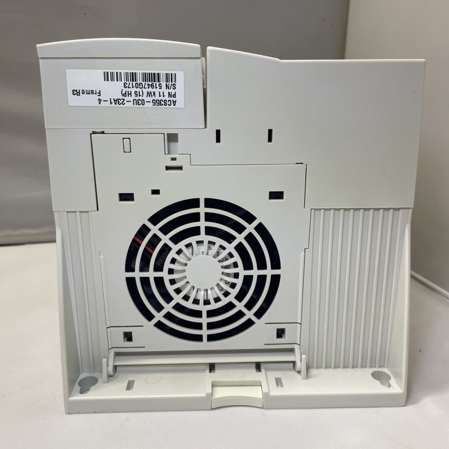 Drive ACS355-03U-23A1-4 ACS355 3~400V/480V 31A/26A 63Hz 15HP ABB