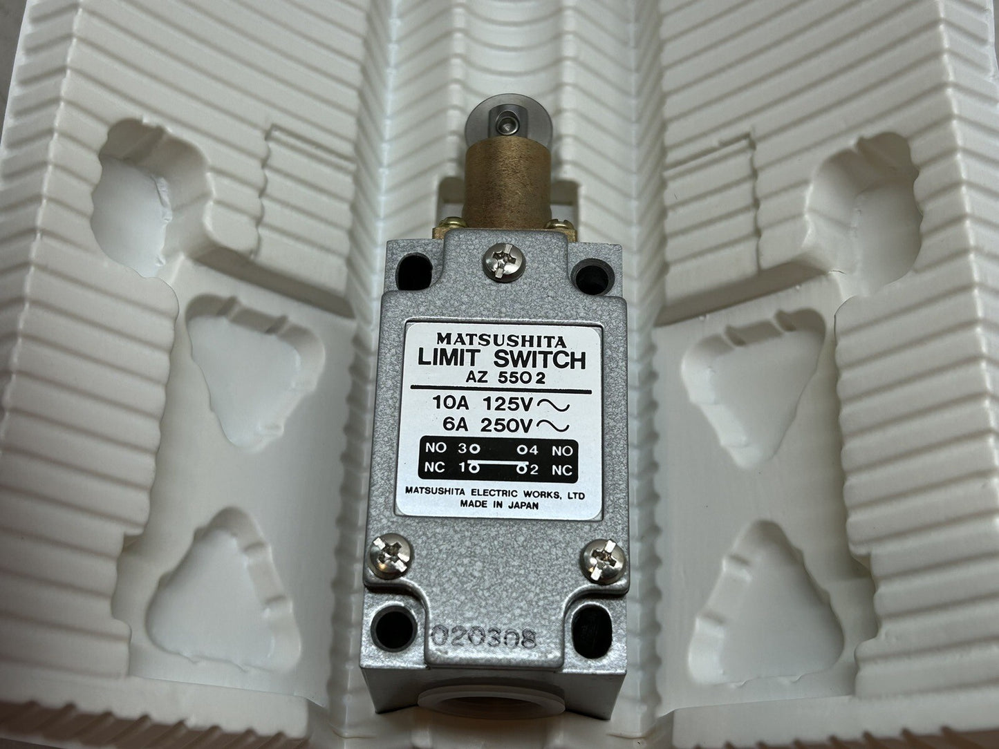 MATSUSHITA AZ5502 / LIMIT SWITCH 10A 125V 6A 250V / NEW IN BOX
