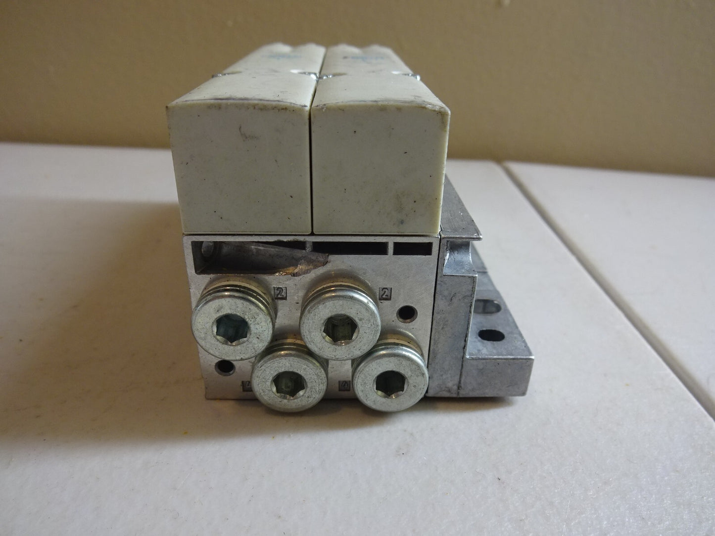 FESTO VMPA2-FB-EMS-4 WITH 537962 L AND 538000 SUB BASE MANIFOLD / 537983 533373