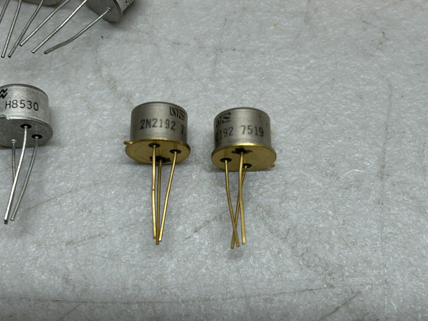 2N2192 SILICON NPN TRANSISTORS / (6) 2N2192 H8538 / (2) 2N2192 7519 / LOT OF 8