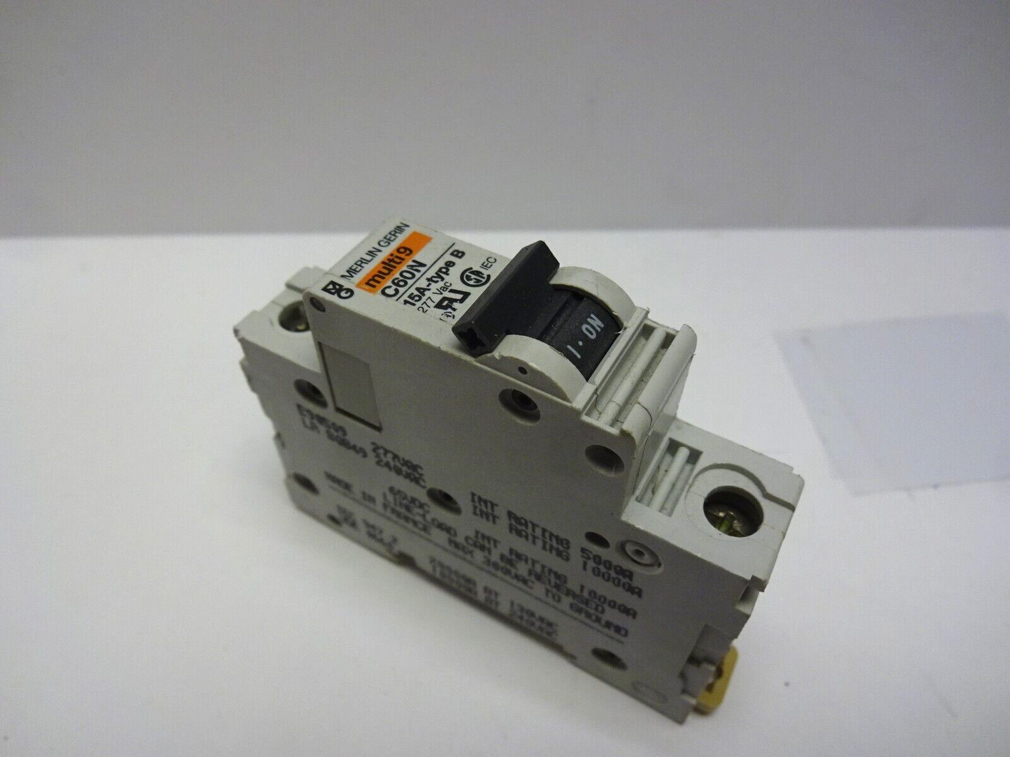 MERLIN GERIN 17406 MULTI 9 C60N 15A TYPE B 1 POLE 15 AMP CIRCUIT BREAKER