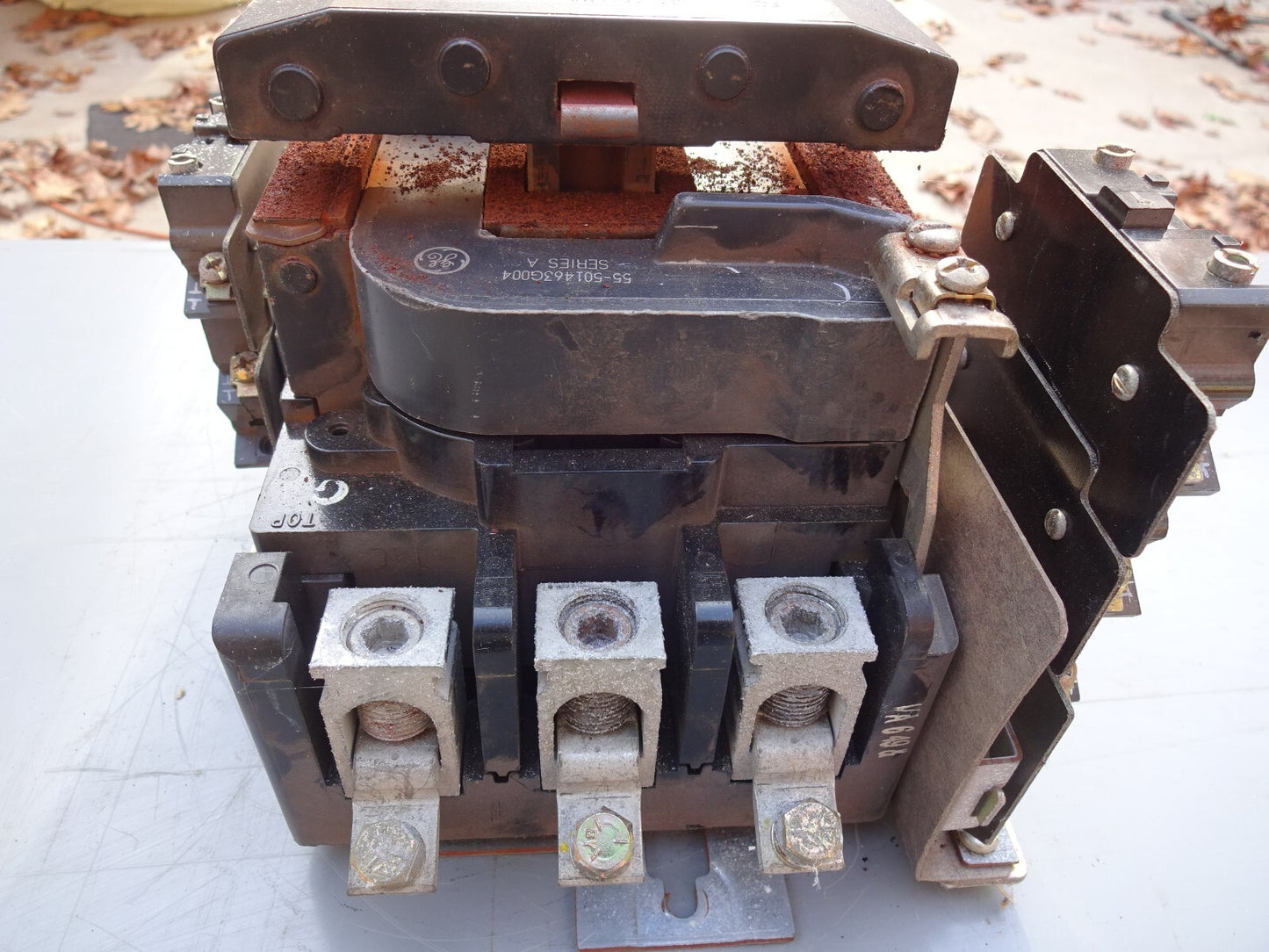 GE CR305F0 / SIZE 4 CONTACTOR 480 VAC COIL 600 VAC 100 HP 135 AMPS 3 PHASE