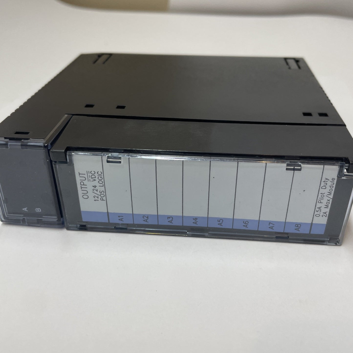 GE Fanuc IC693MDL732E 12/24 VDC 8-Point Positive Logic Output Module