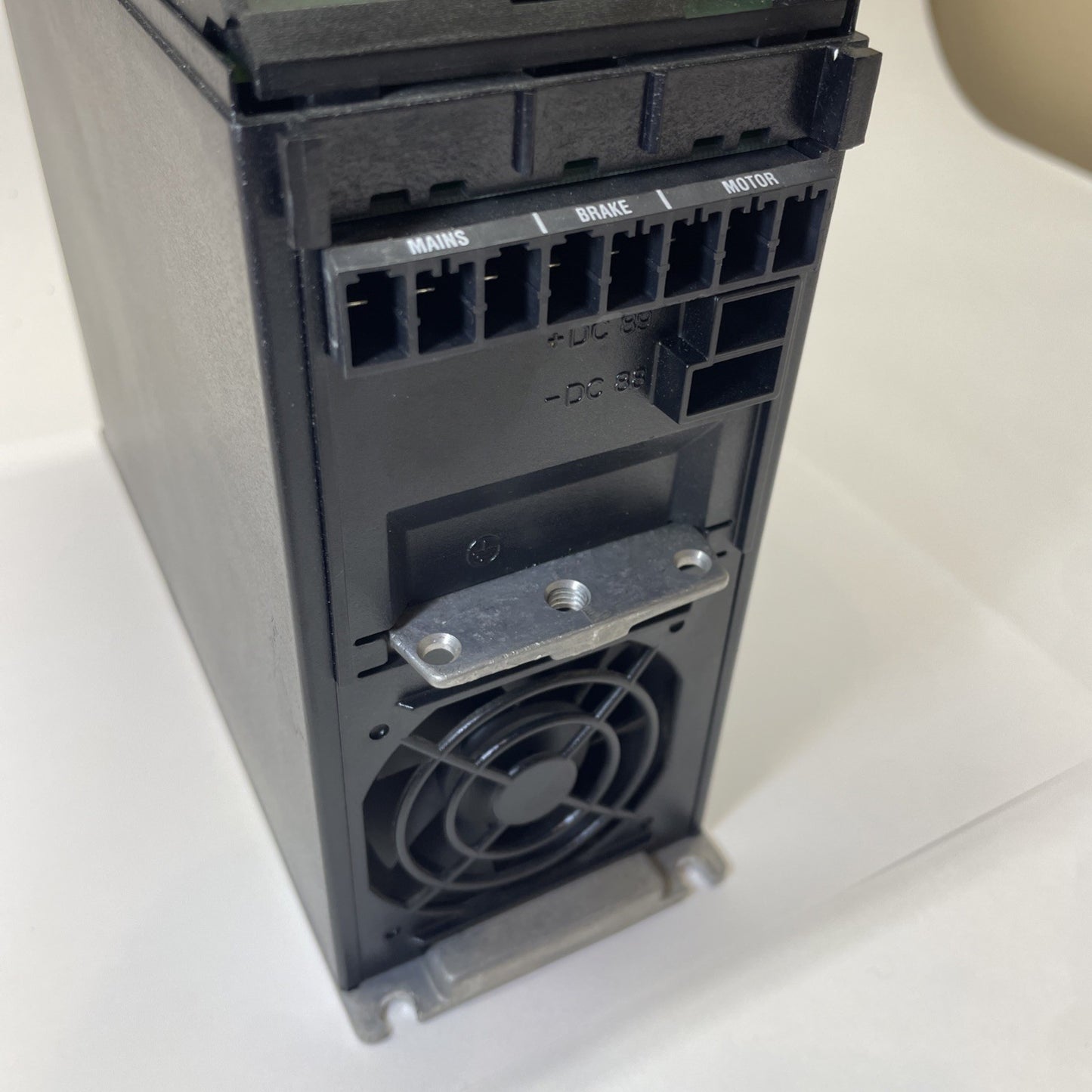 Danfoss 195N0050 (VLT2815PD2B20SBR0DBF00A00) VLT 2800 Series Inverter Drive