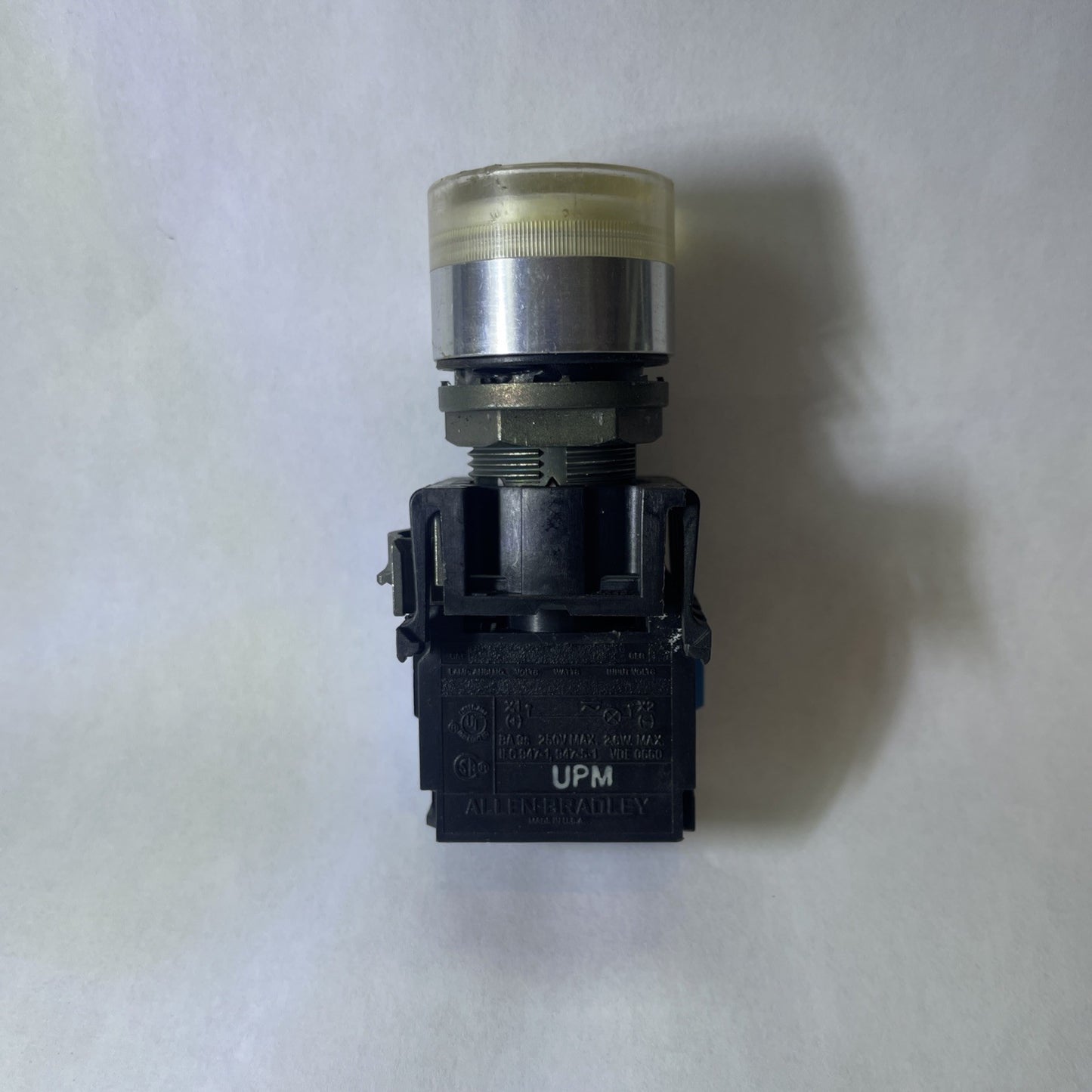 AB Illuminated Push Button 22mm - White - 800E Series 250V Max 800ES-LF33DL0X10