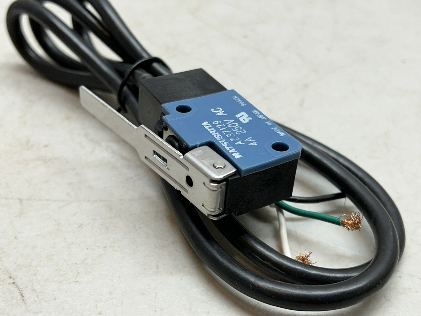 MATSUSHITA AZ37129 / SL LIMIT SWITCH 4A 250VAC / NEW