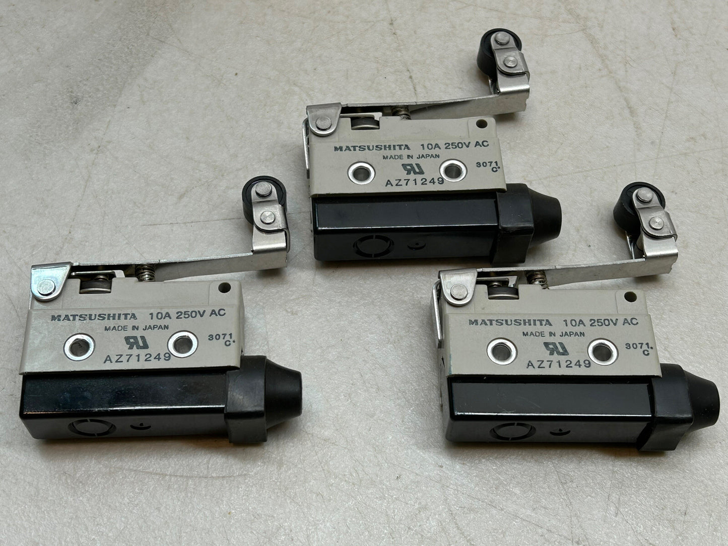 MATSUSHITA AZ71249 / ML LIMIT SWITCH 10A 250VDC / LOT OF 2 NEW