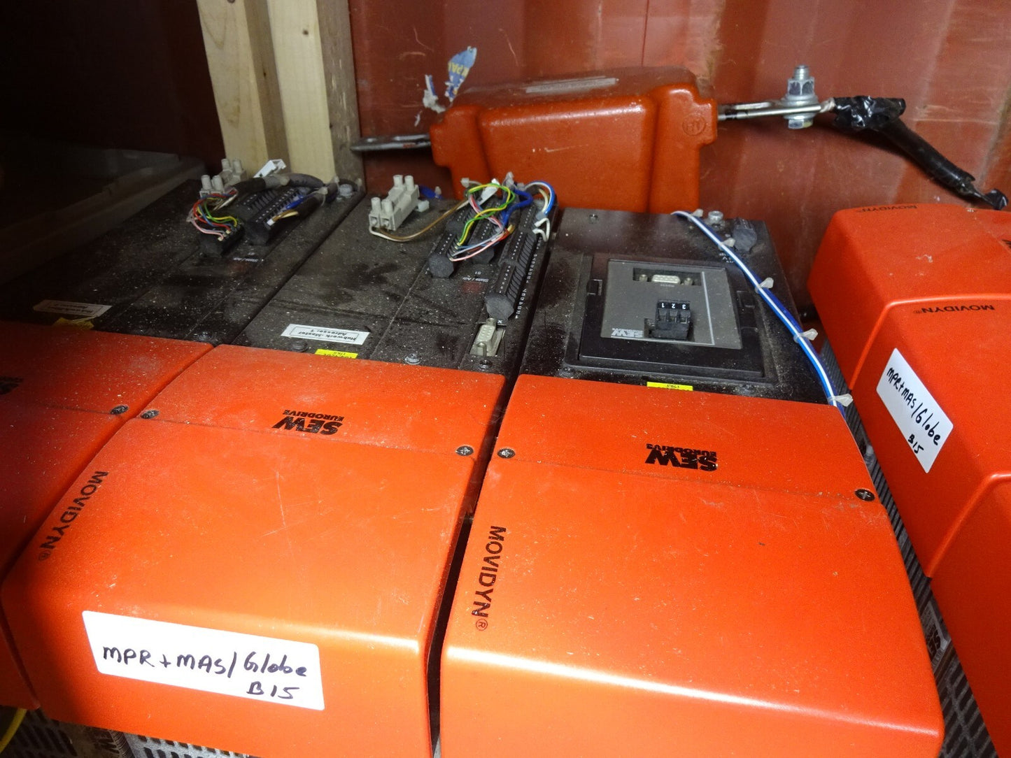 SEW EURODRIVE (2) MAS51A060-503-00 MOVIDYN (1) MPR51A037-503-02 8216665 8216681