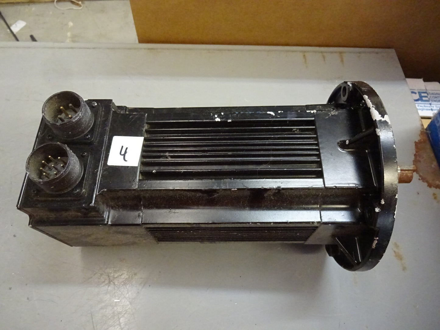 PACIFIC SCIENTIFIC R45FCNH-R2-NS-NV-00 BRUSHLESS SERVO MOTOR 640VDC 2500RPM NEW