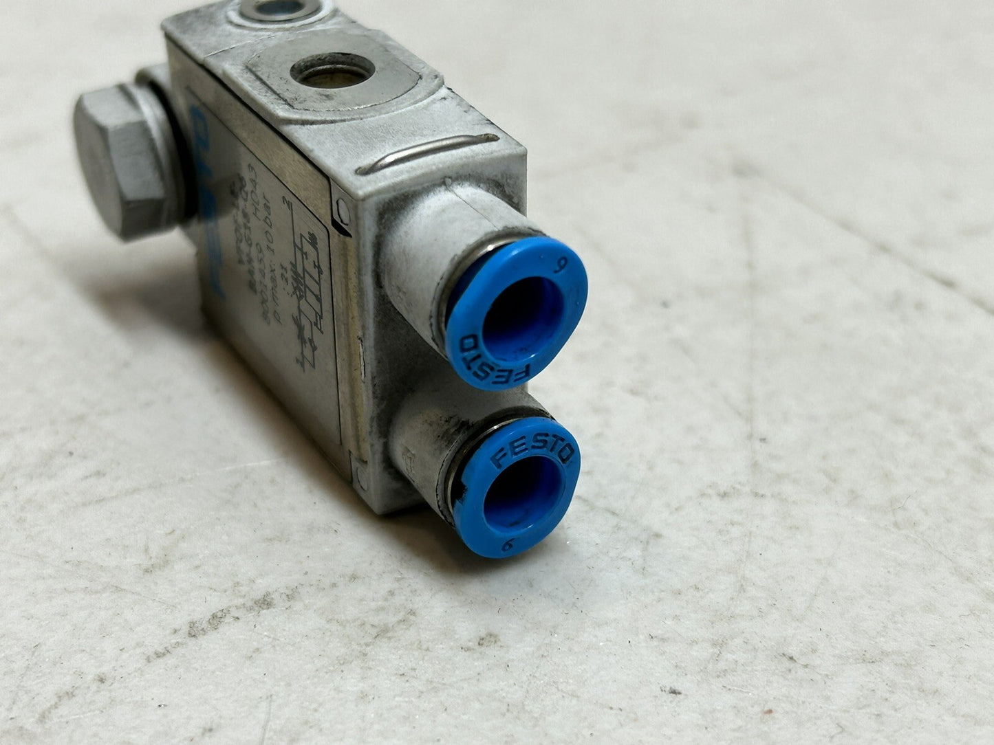 FESTO VFOF-LE-BAH-G18-Q6 / 8001459 ONE WAY THROTTLE VALVE HD43 P MAX 10 BAR
