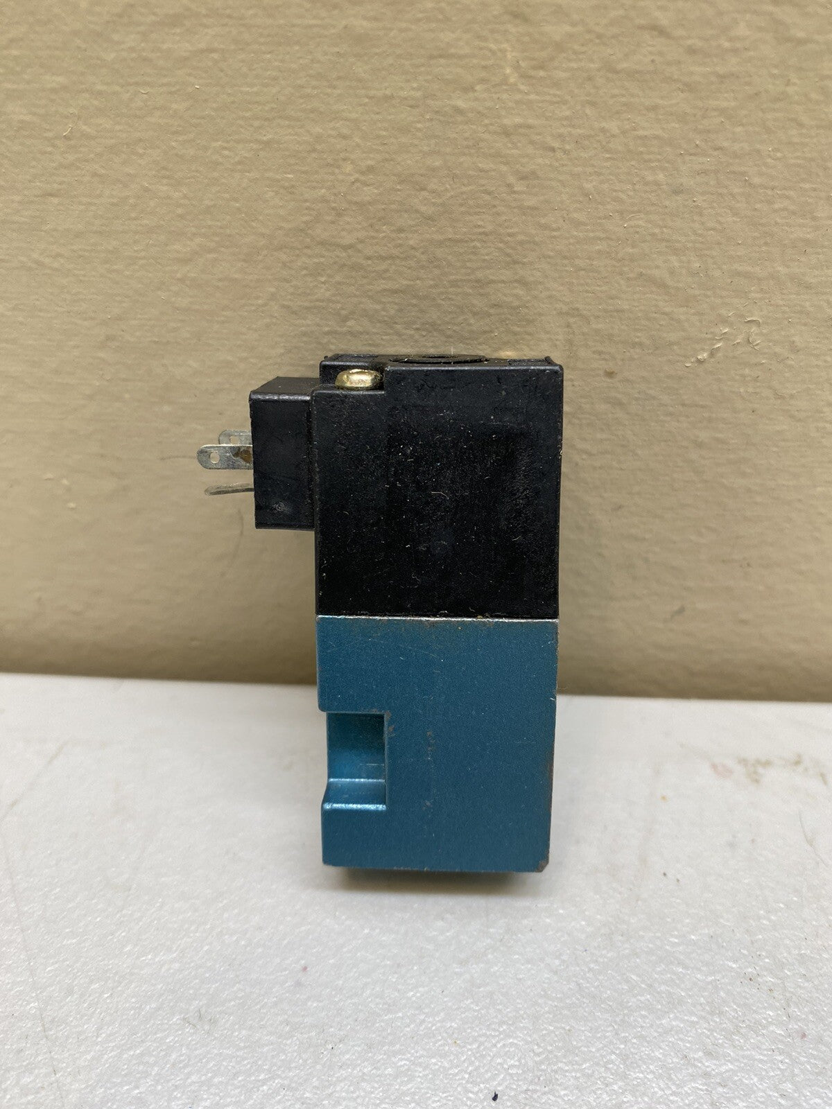 MAC 45A-LAD-DDAJ-1KA / SOLENOID VALVE 24 VDC / 5.4 WATTS