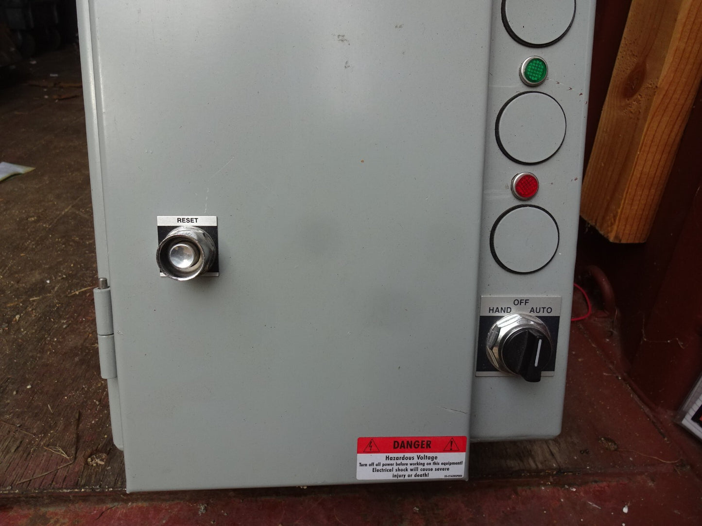 GE 300-LINE CONTROL FULLY ENCLOSED NEMA SIZE 1 STARTER / 10 HP 480V / 3R ENCL