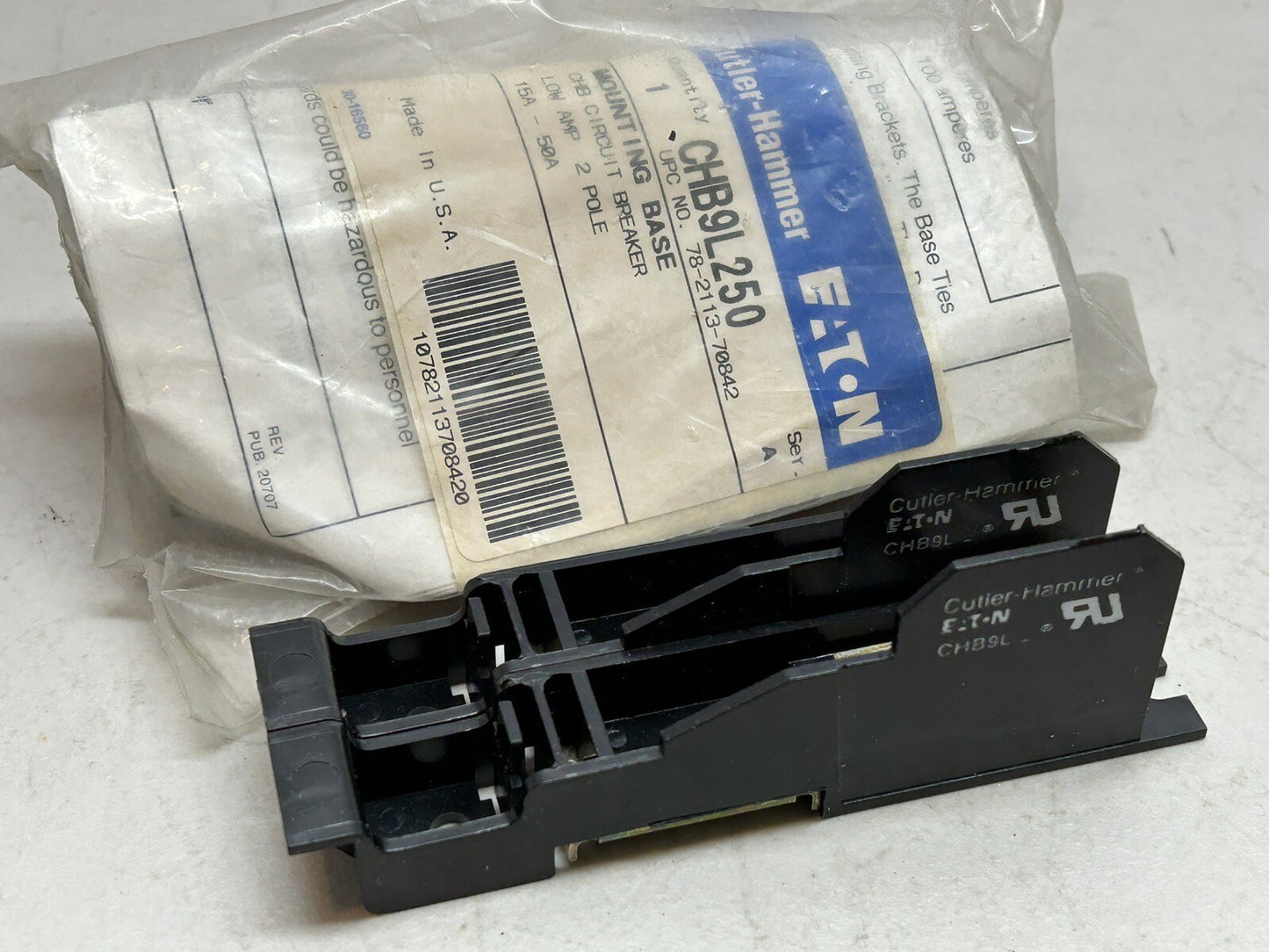 EATON CUTLER HAMMER CHB9L250 SERIES A MOUNTING BASE CHB CIRCUIT BREAKER 2P / NEW
