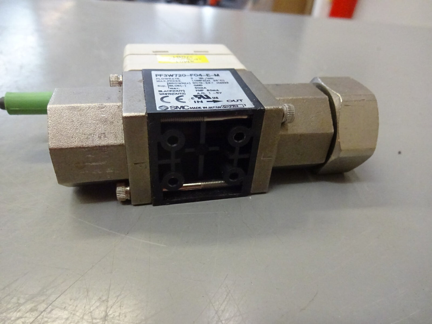 SMC PF3W720-F04-E-M / DIGITAL WATER FLOW SWITCH / 2 ~16L / MIN 1/2" F PORTS