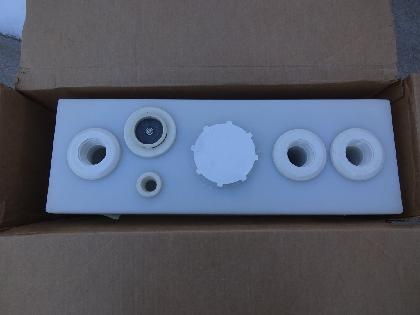 SEALAND DOMETIC 322840122 / VACUUM HOLDING TANK 12 VRT BASIC / NEW
