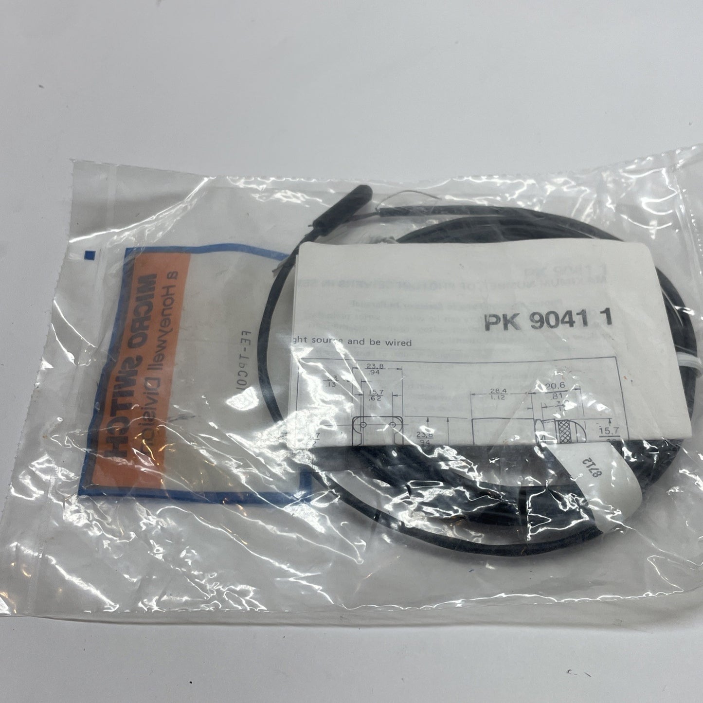 Honeywell FE-TPC0L / FE-TPCOL Photoelectric Sensor / Microswitch
