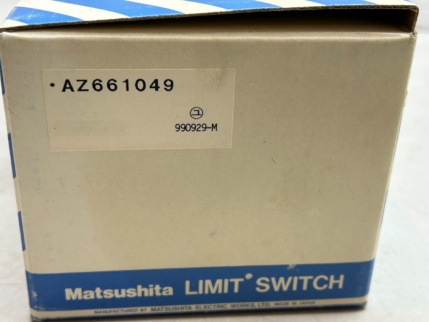 NAIS AZ661049 LIMIT SWITCH 15A / 10A 1/2HP 125VAC / 250VAC / NEW NO BOX