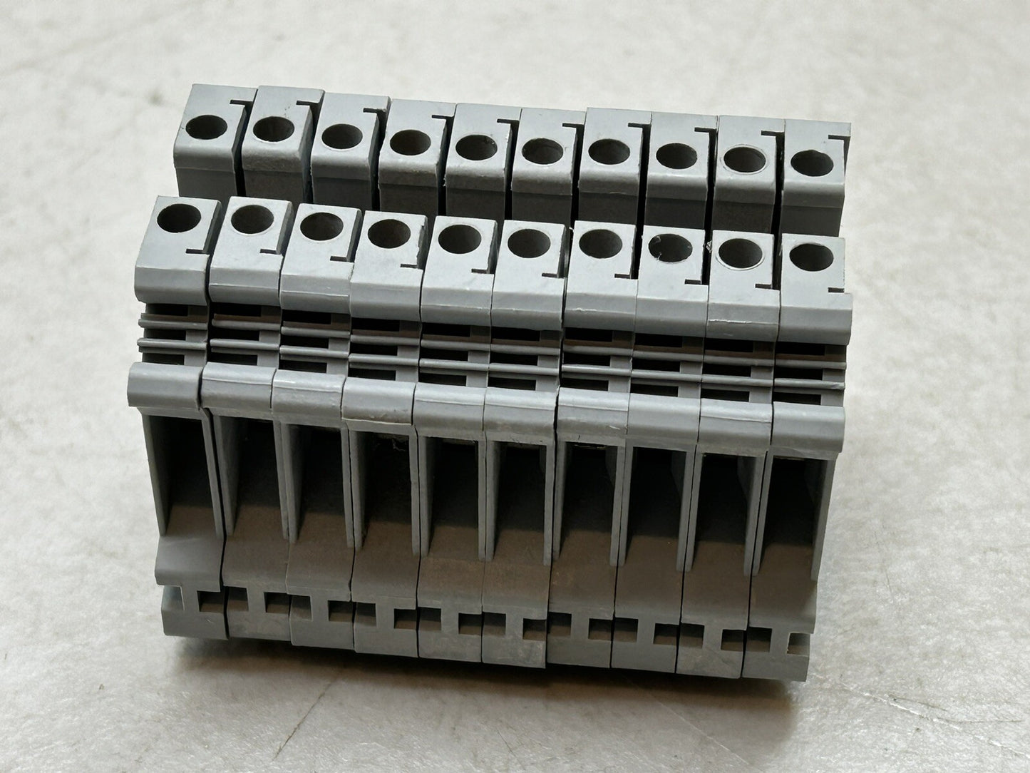 LOT OF 10 PHOENIX CONTACT UK5N DIN MOUNT SINGLE LEVELTERMINAL BLOCKS - GRAY/GREY