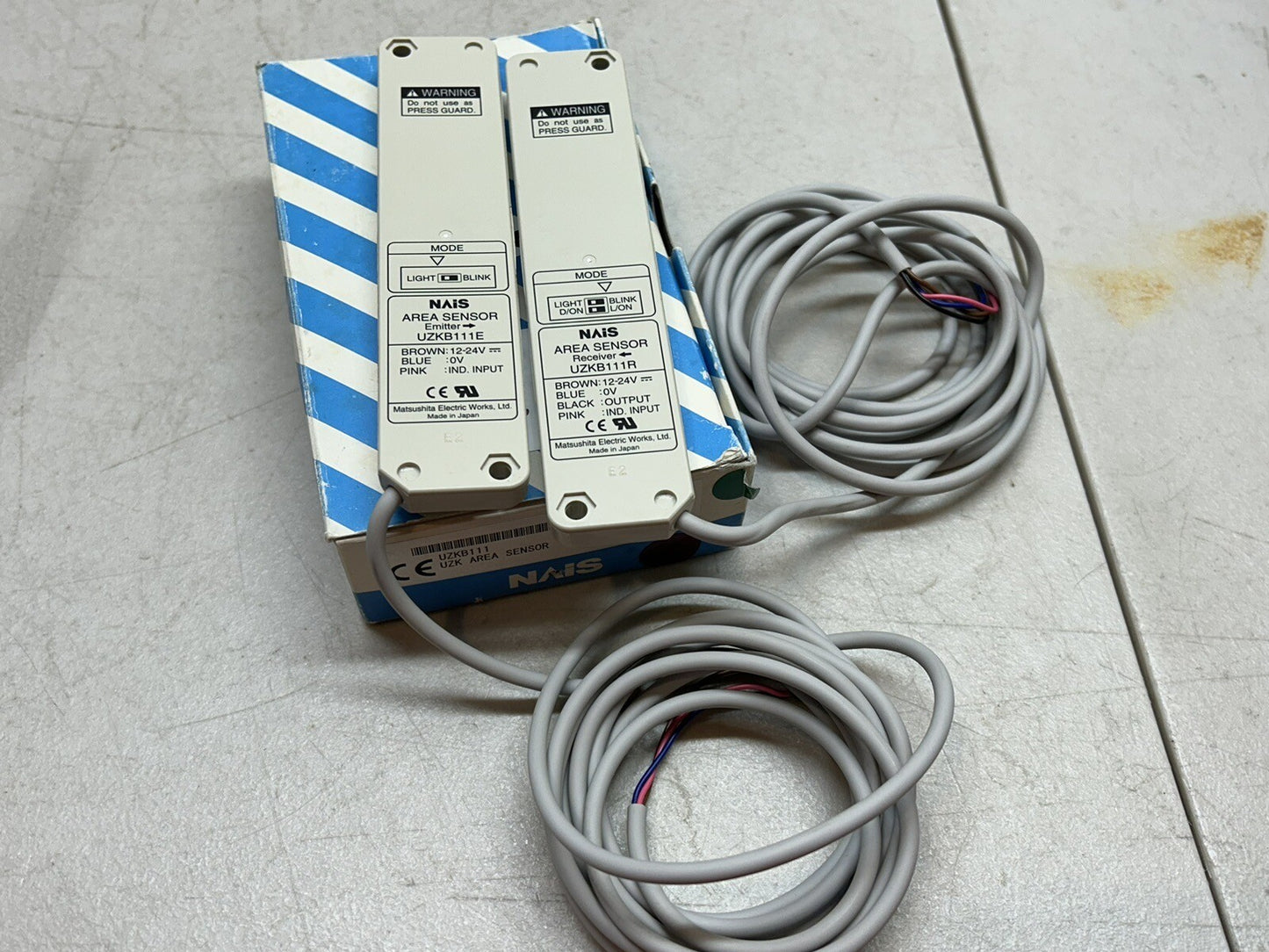 NAIS UZK AREA SENSOR UZKB111 / UZKB111E AND UZKB111R / SET OF 2 NEW