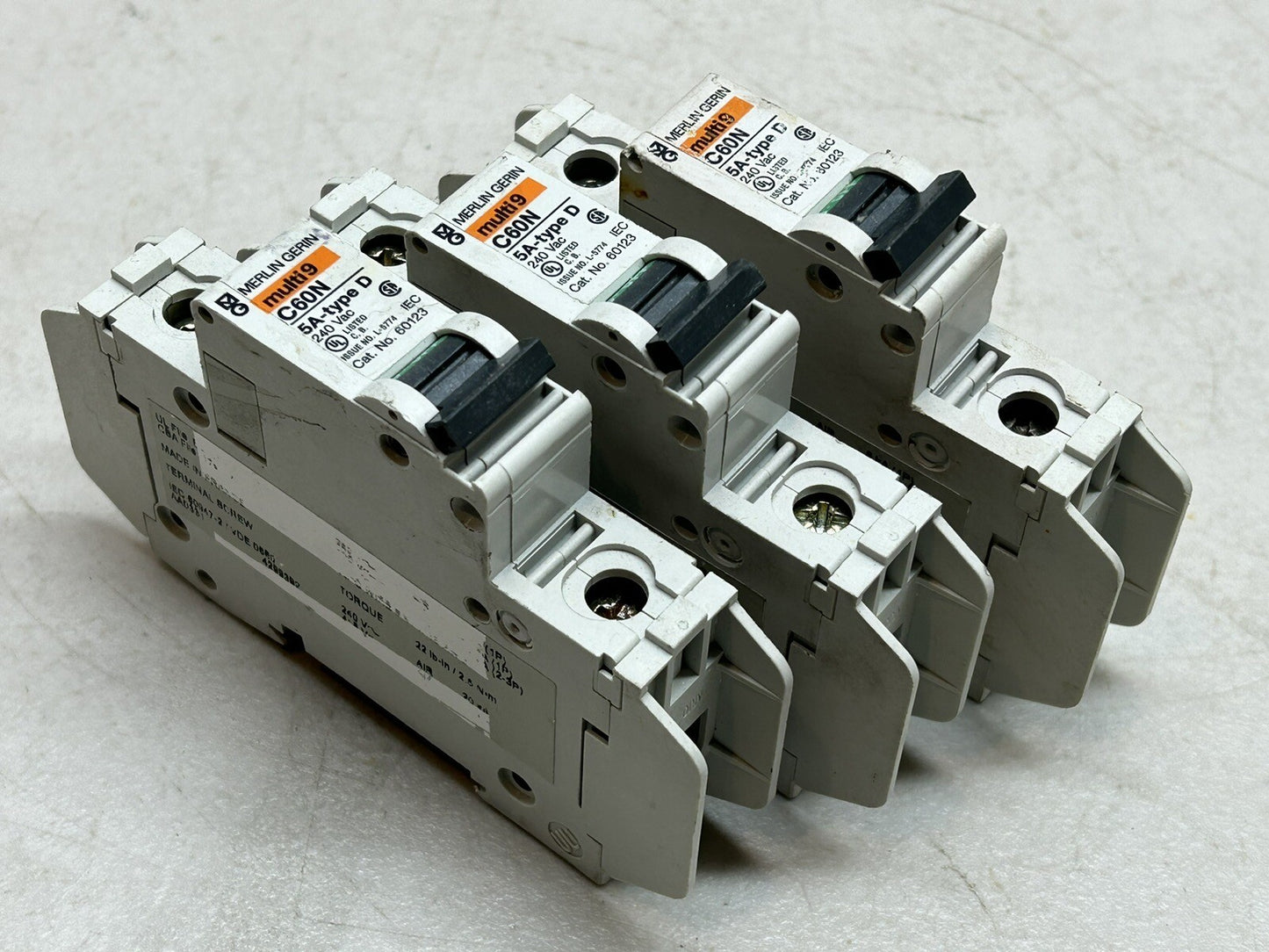 MERLIN GERIN 60123 MULTI 9 C60N 5A TYPE D 1 POLE 5 AMP CIRCUIT BREAKER LOT OF 3