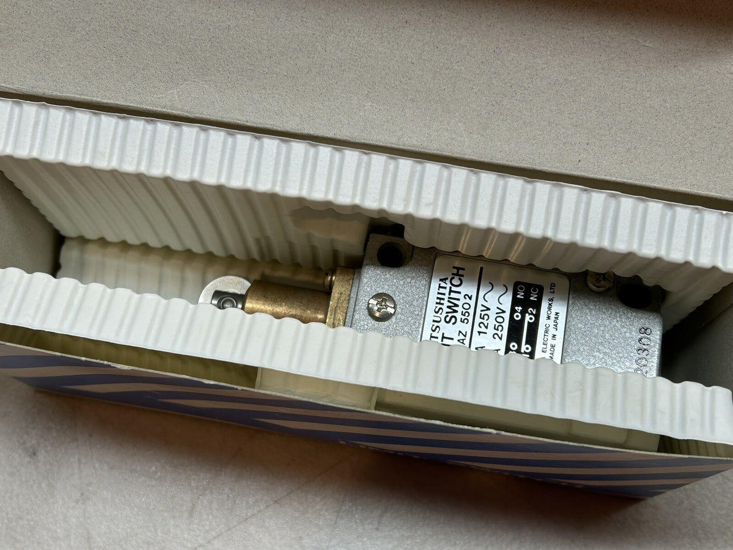 MATSUSHITA AZ5502 / LIMIT SWITCH 10A 125V 6A 250V / NEW IN BOX